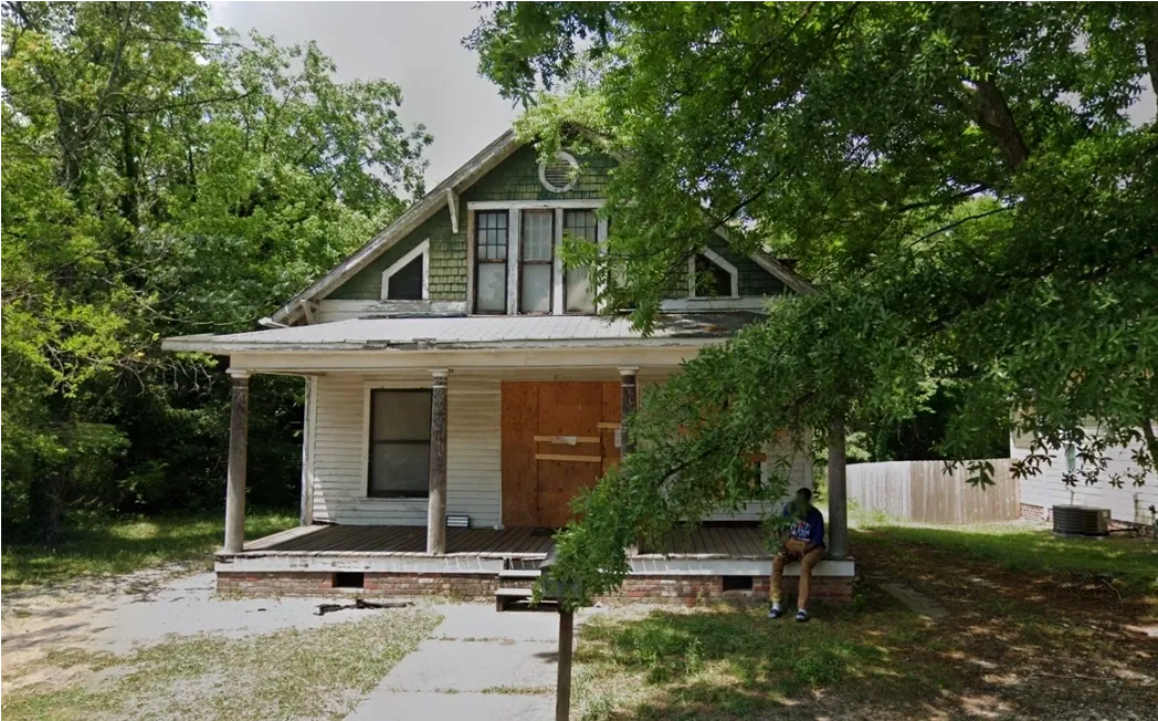 Julian Street, photo 3 of 4
